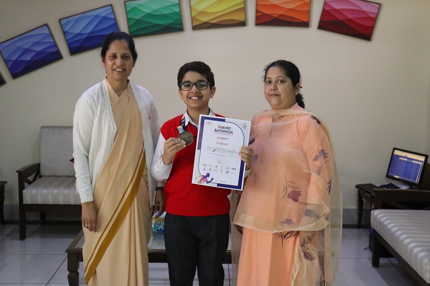 A MEDAL AND A CERTIFICATE AT  BATHINDA HALF MARATHON